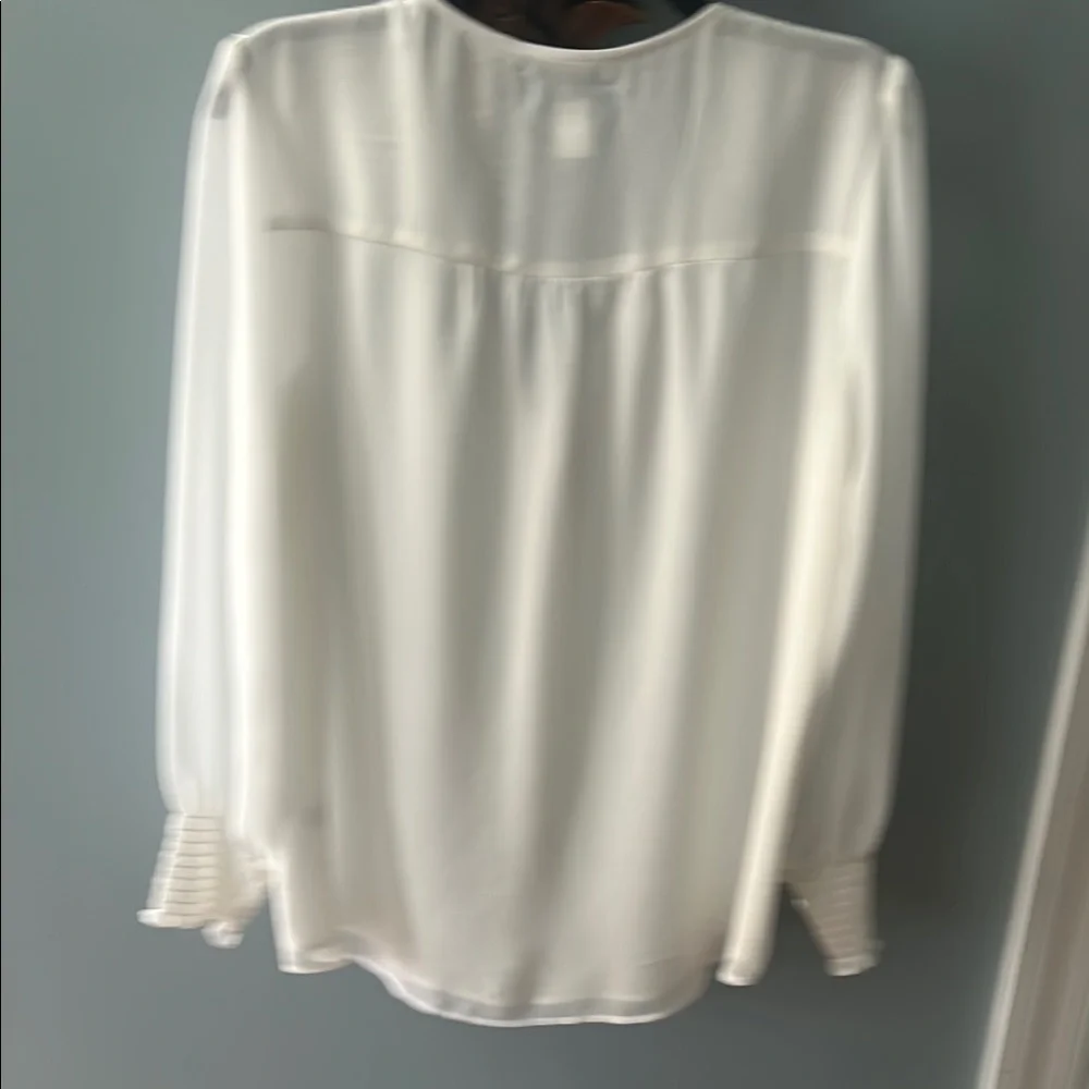 Smocked shoulders and cuffs on White 3/4 Sleeve Buttoned Blouse - Picture 3 of 4